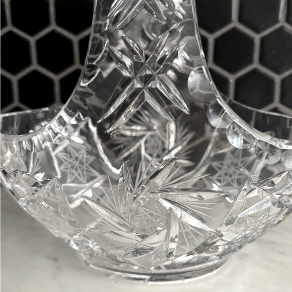 Pinwheel Crystal Basket - Picture 6 of 9